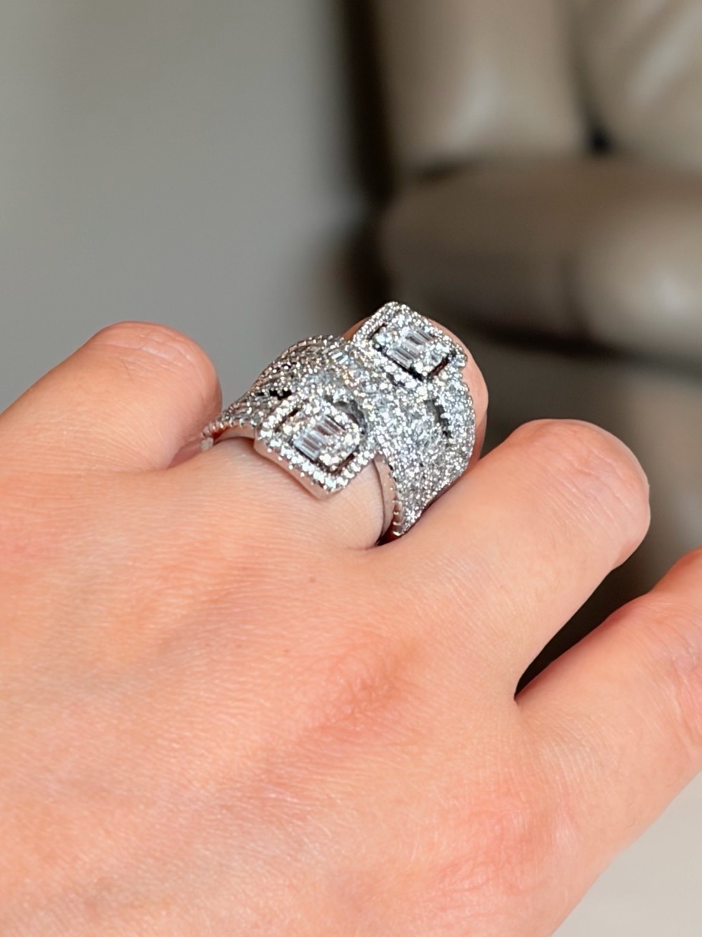 Inlaid Sparkling Synthetic Zirconia Engagement Ring. - Picture 5 of 11